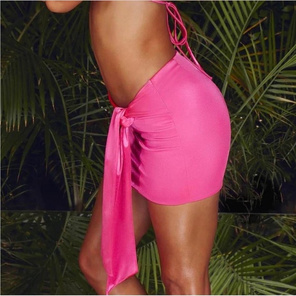 OH POLLY NIKORA Micro Mini Skirt in Pink satin - Picture 3 of 4